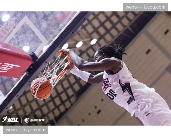 常规赛收官日10席悬念待解，季后赛席位争夺进入终局