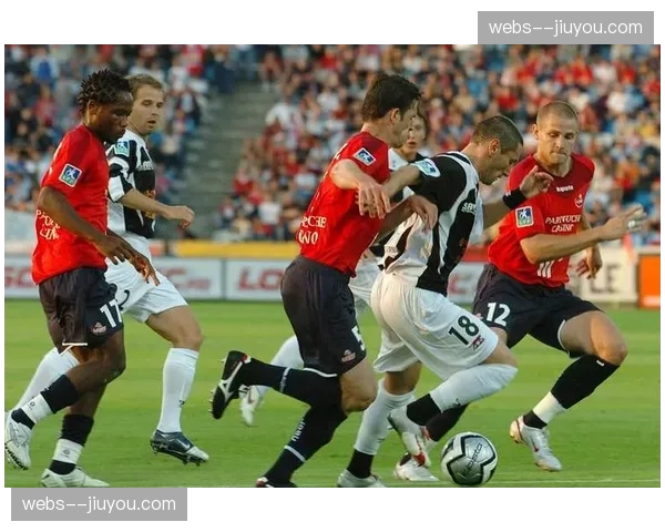 科隆中场控制力考验 克劳斯侯赛因巴斯克搭档承担组织任务