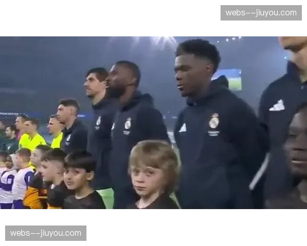 皇马中场缺乏组织核心，楚阿梅尼回撤深度影响进攻推进